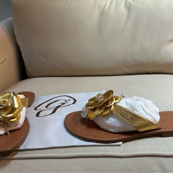 M. Gemi Medio Fiore Sandal in Gold. Size EU 39 - Picture 2 of 4